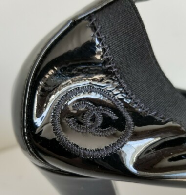 CH A N E L Classic Black Patent Elastic Scrunchy Logo Pumps 36.5 38.5 LOVE SHOES