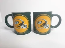 Green Bay Packers Set of 2 NFL 12oz Ceramic Relief Sculpted Boelter Brands Mugs