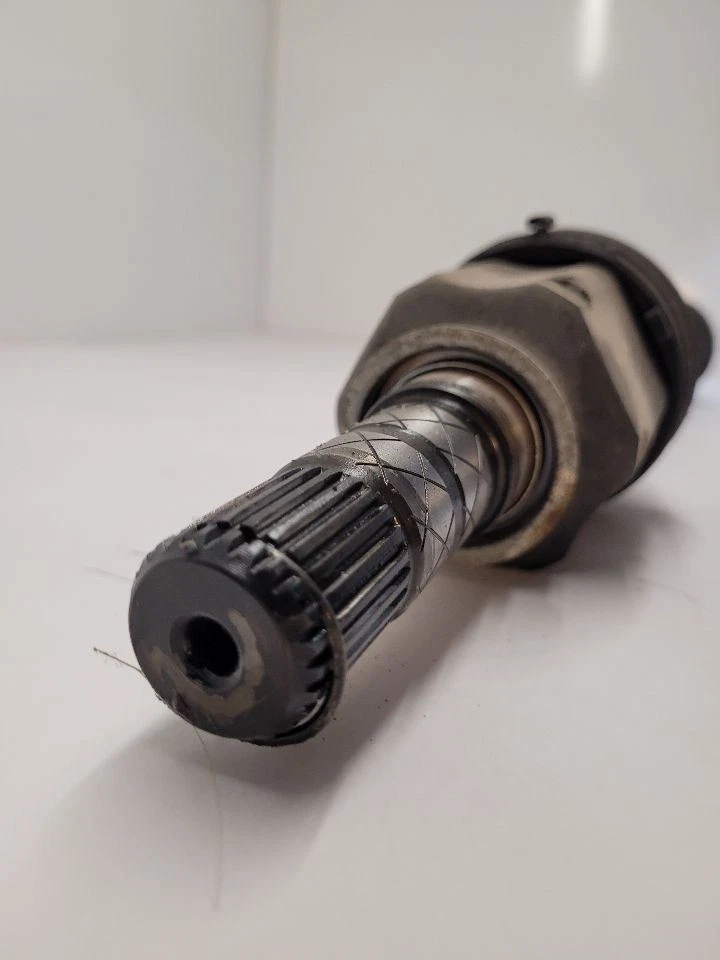 Eje delantero Subaru Impreza 2008-2011 eje izquierdo 2,5 L sin turbo 28321FG003 Foto 2 de 4