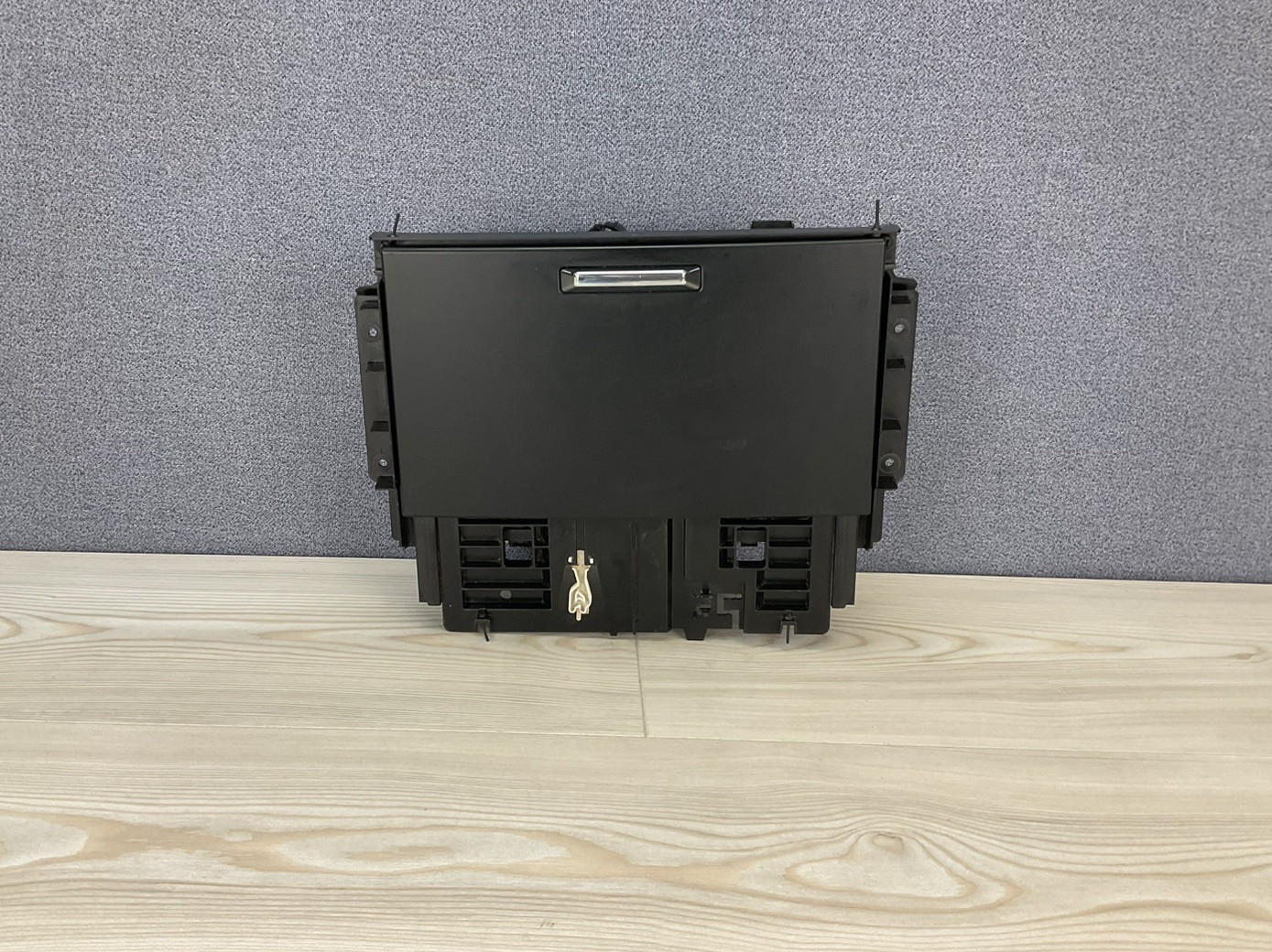 ⭐️2015-2020 Ford F-150 Front Center Console Storage Tray Box w/ USB Ports. OEM.