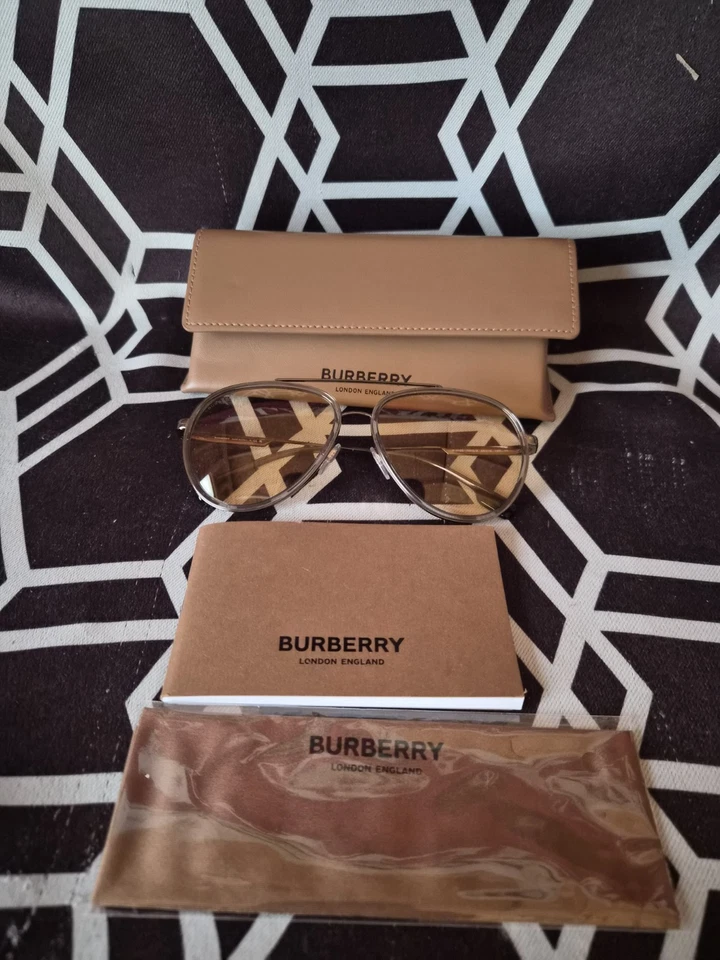 男女通用Burberry飞行员太阳镜 — 第 2/2 张图片