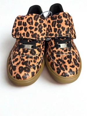 GBG By Guess Los Angeles GG OFLIP Leopard Cheetah Gum Soles Women s Size 8-1/2