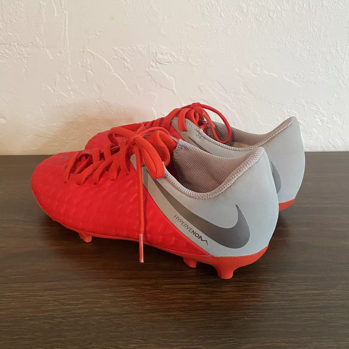 Nike hypervenom store youth cleats