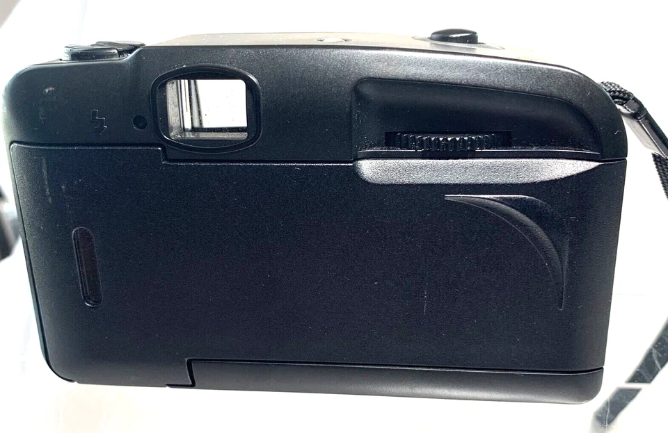 Bell & Howell Big Finder BF 608 Point and Shoot Film Camera 35mm Lens Focus Free - Image 4 of 4