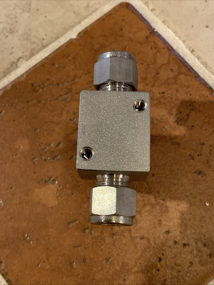 Swagelok SS-6TF-140 Stainless Steel Tee-Type Particulate Filter FNSP - Image 4 of 4