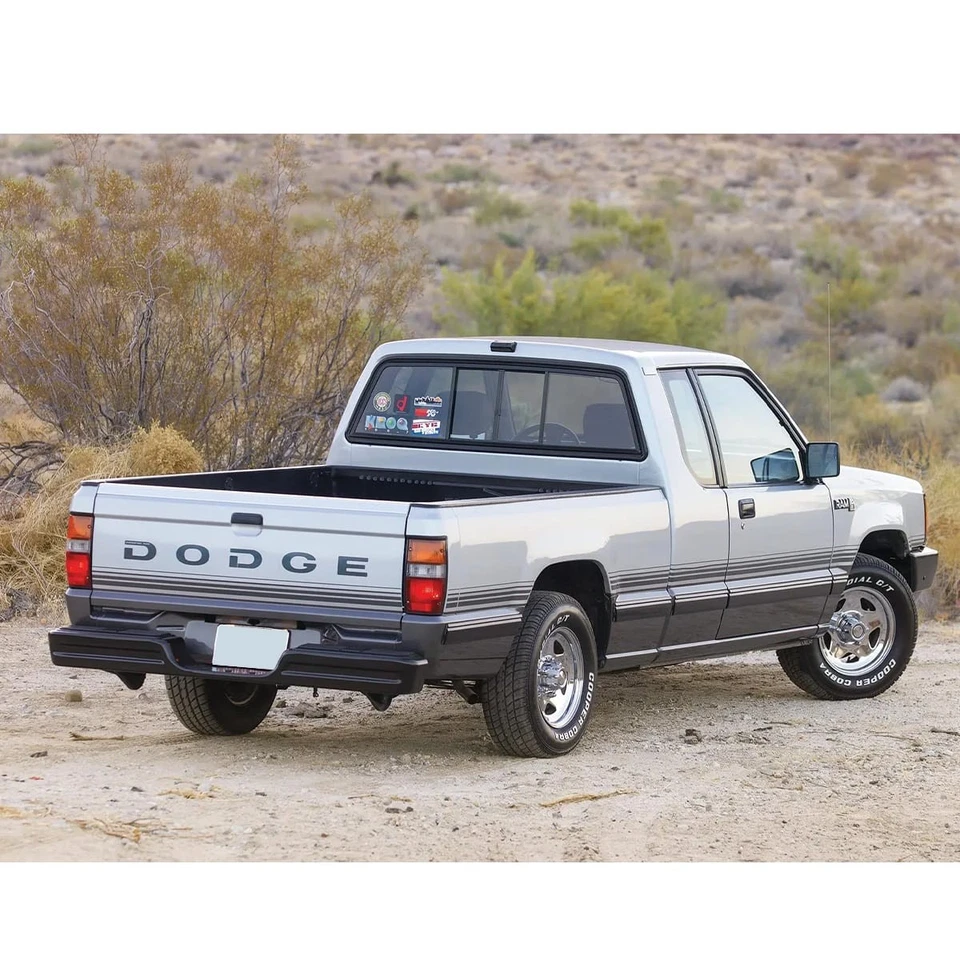 Luz de lámpara trasera 87-96 Mitsubishi L200 Dodge Ram 50 Colt Mighty Max Foto 2 de 4