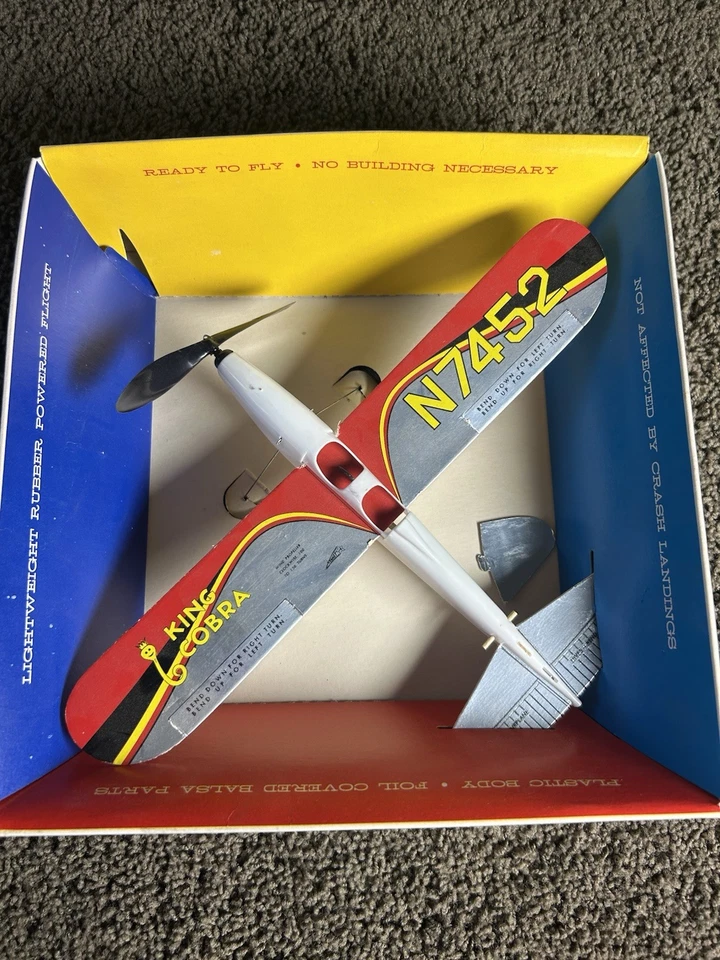 COMET REDI-FLITE Model Plane 1960s 1970s Rubber Band Toy BOXED RARE *Issues* - Image 2 of 4