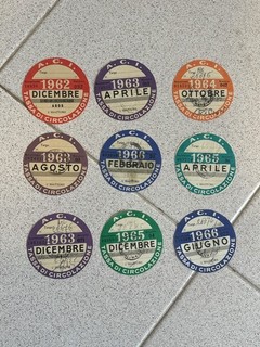 Bolli auto anni 60 lotto di 9 pezzi