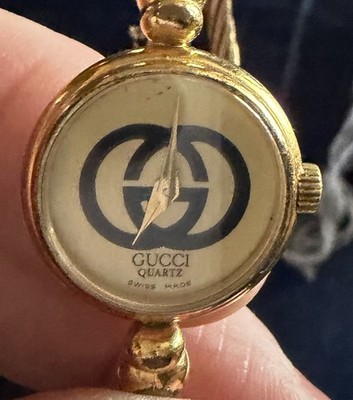 稼動 GUCCI 2047.1Lバングルウォッチ ゴールド ロッキングG Vintage Gucci 2047.1L Bangle Watch - Gold Face . Needs Battery