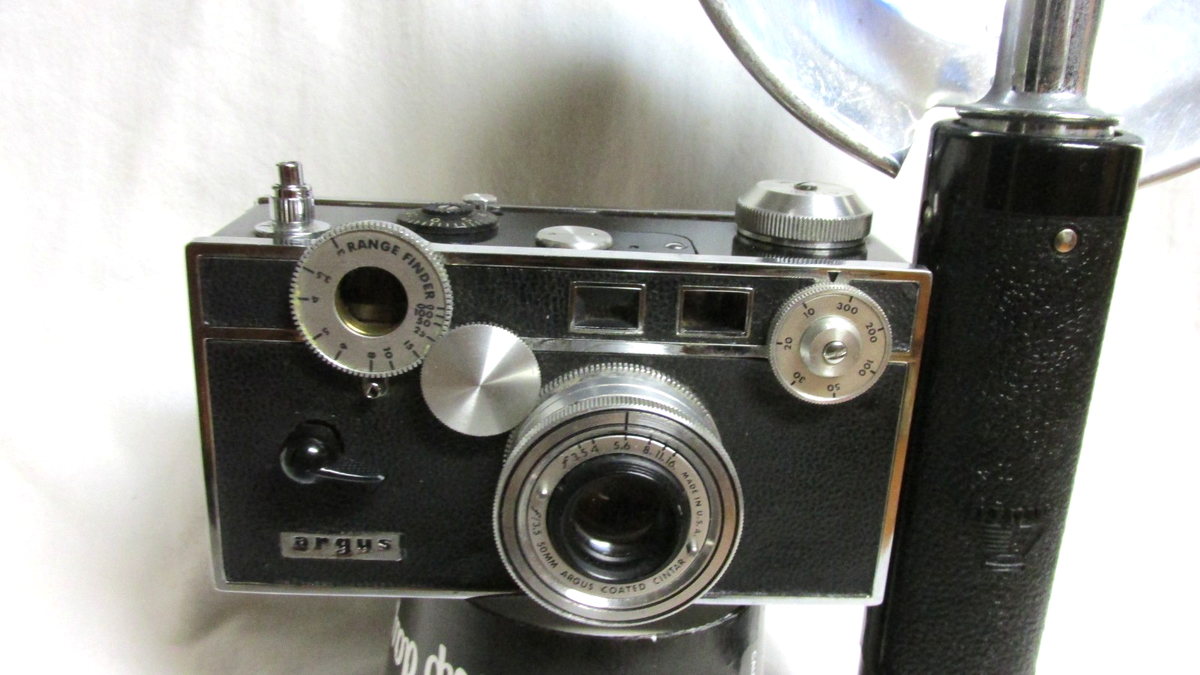 argus c-3ヴィンテージカメラ ブラック Argus Model C camera — Concert Photos, Historical Images, Widelux フィルムカメラ