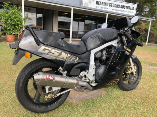 Suzuki GSXR J 1100 - Picture 3 of 24
