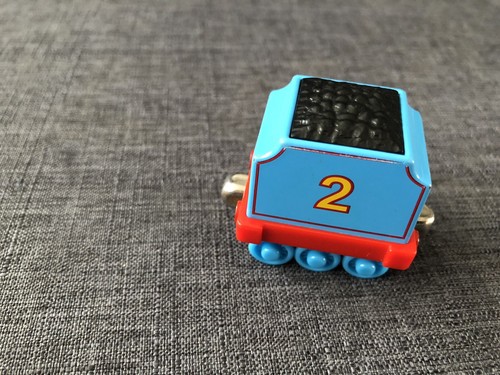 Thomas & Friends Edward #2 Train Engine Diecast Take & Play Magnetic w/ Tender - Picture 6 of 9