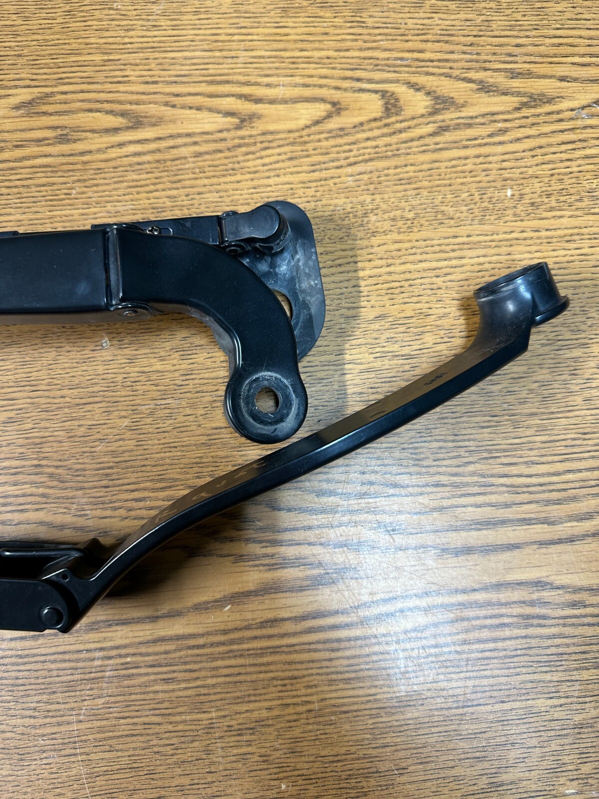 2003-2013 Maserati Quattroporte Left & Right Windshield Wiper Arm Set Pair OEM