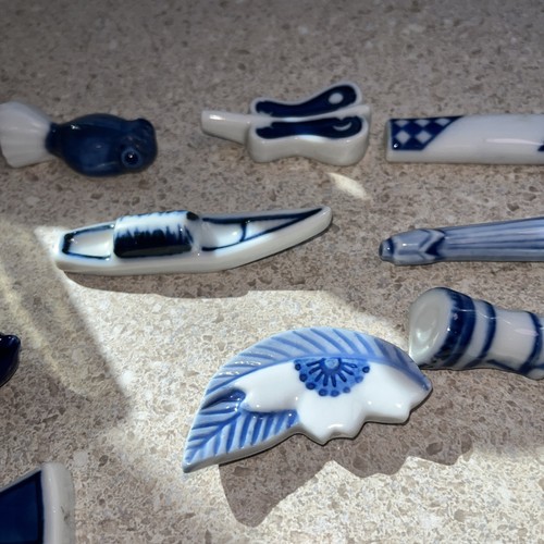 H104~ Mixed Lot of 9 Blue & White Chopstick Rests Japanese Ceramic - Picture 3 of 6