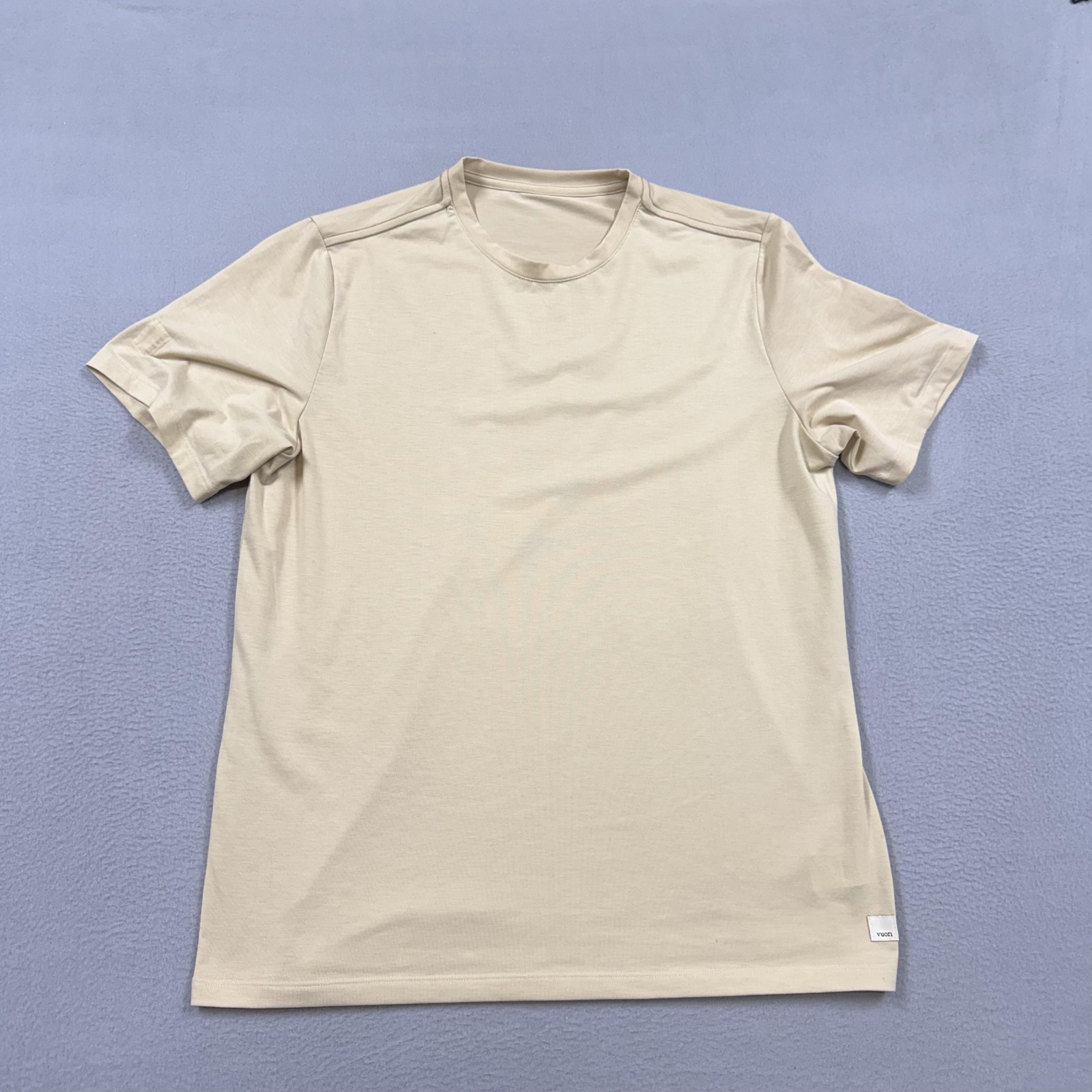 Vuori Shirt Mens Large Beige Solid Crewneck Performance Tee Athletic Logo
