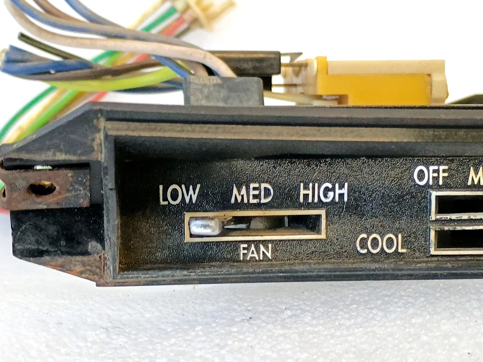 Control de clima de temperatura y aire acondicionado 75-80 D100 D150 D200 D300 Foto 2 de 4