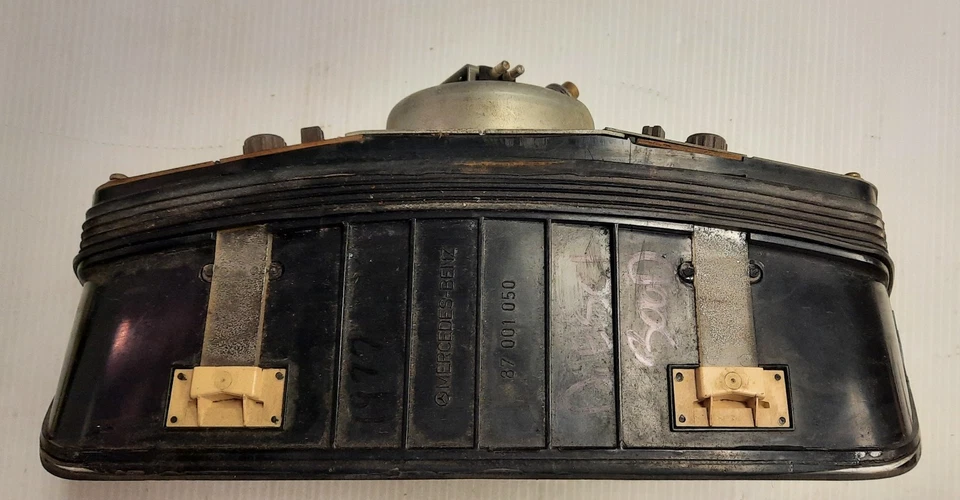 1987 Mercedes-Benz 300D Dash Instrument Cluster 87 001 050 - Imagem 4 de 4