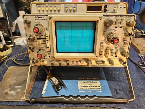 TEKTRONIX 465 Oscilloscope with DM40 Cleaned & refurbished with probe & manual - Picture 2 of 3