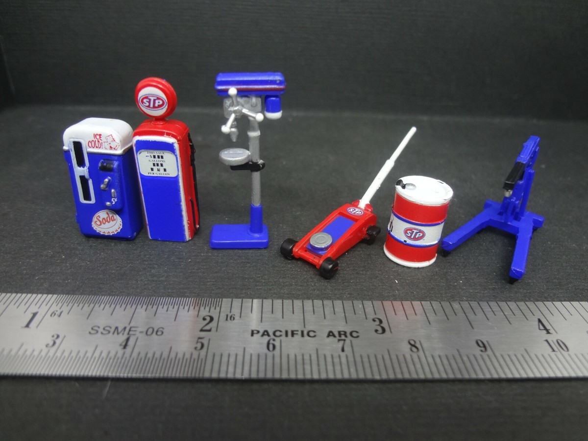 1:64 Scale STP Shop Tools - Garage equipment - Diorama