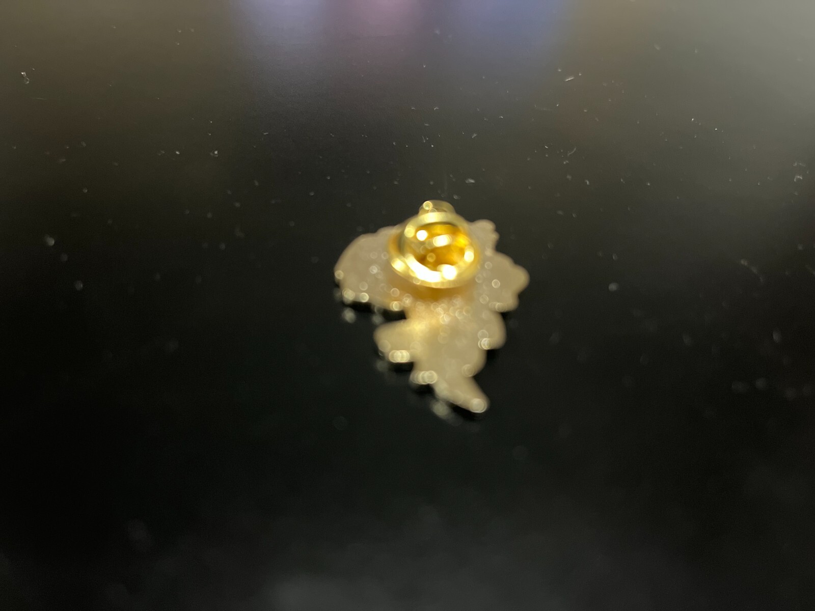 Remembrance Pin Badge Lest We Forget Dated 2022 image 4