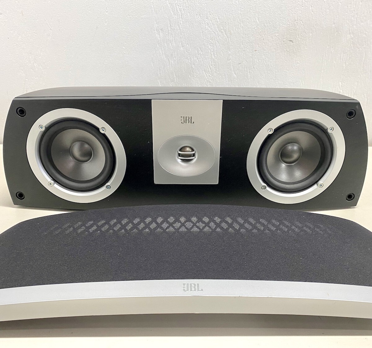 High Quality JBL Venue Series Voice Center Channel Speaker Fully