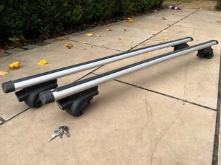 Thule 757 (now 7104) Foot Pack Thule 515 Aero roof bars 120cm for raised bars