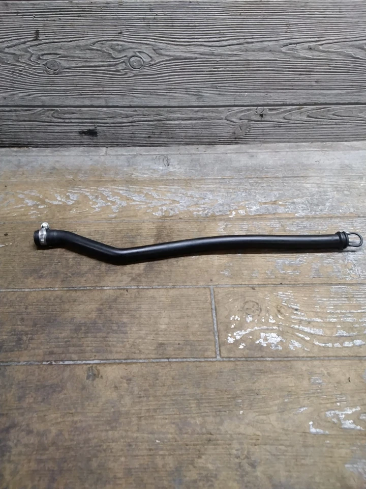 Manguera de tubo respirador de desbordamiento de aceite del motor Ducati Monster S2R 800 2007 05-08 Foto 3 de 4