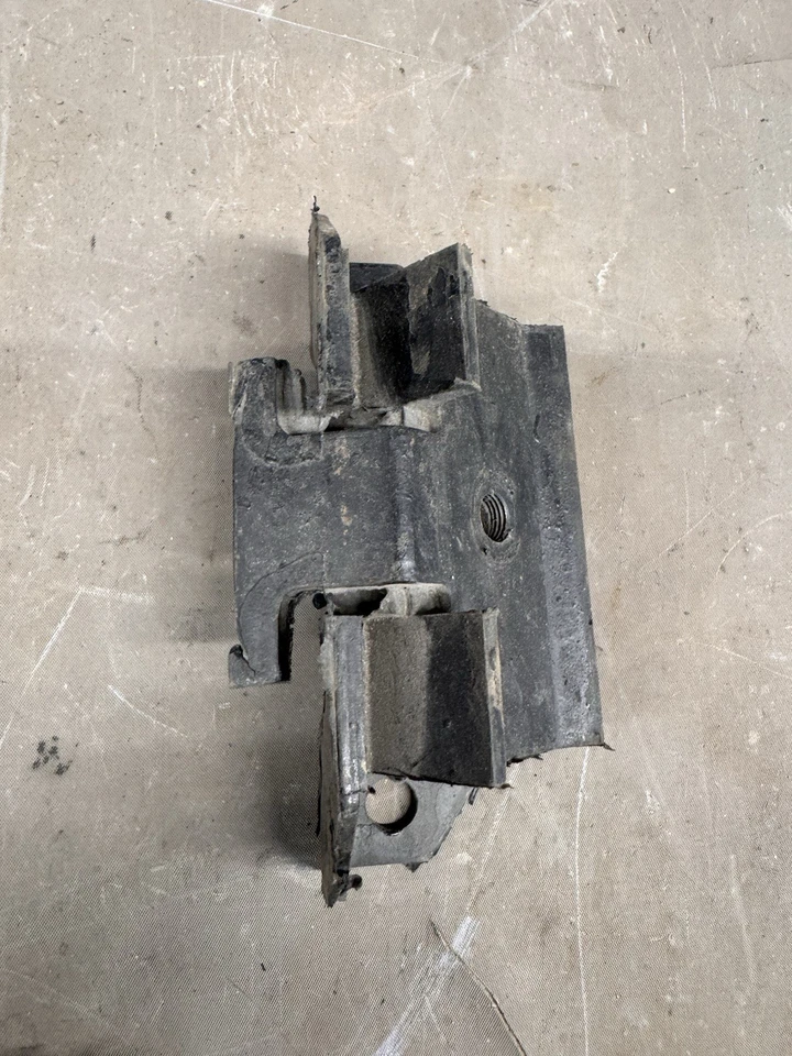 Крепление двигателя Bonneville V8 для Pontiac Catalina Grand Prix 1969-1964 годов выпуска новое из старых запасов - Изображение 4 из 4