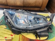 Seat Arona 2018 - ON Headlight Driver Side Genuin complete good condition 
