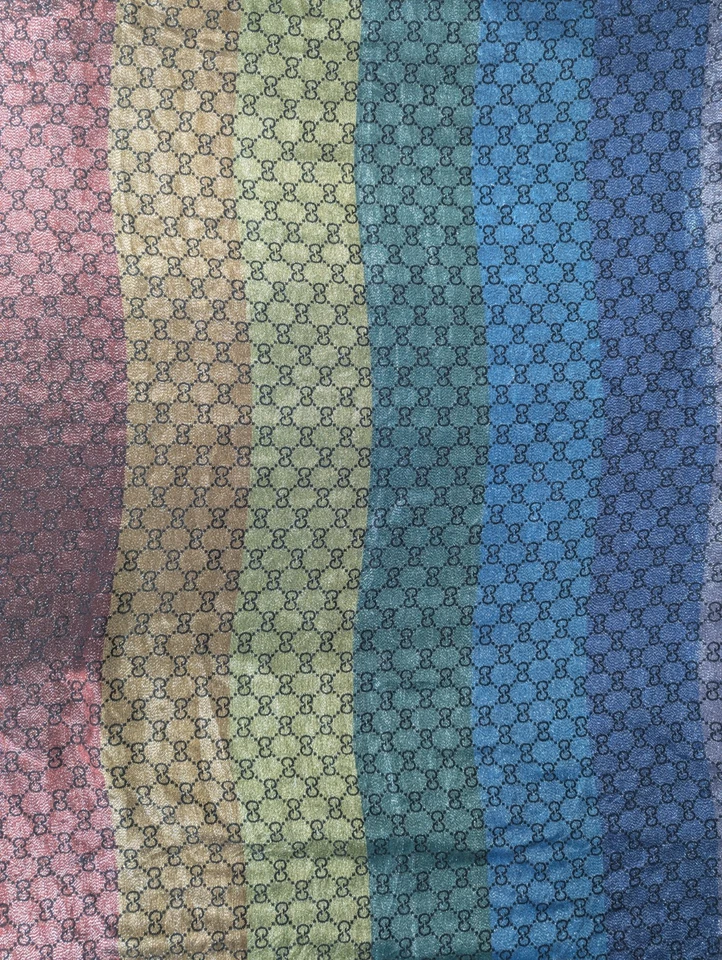 Authentic Gucci GG pattern Wool & Silk Shawl Wrap Multicolor Made in Italy. - Image 2 of 4