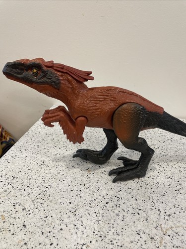 Jurassic World Dominion Pyroraptor 12" Figure - Picture 10 of 15