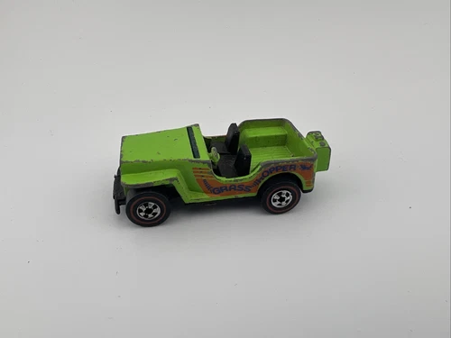 HOT WHEELS RED LINE FLYING COLORS ENAMEL GREEN GRASS HOPPER BLACK BASE