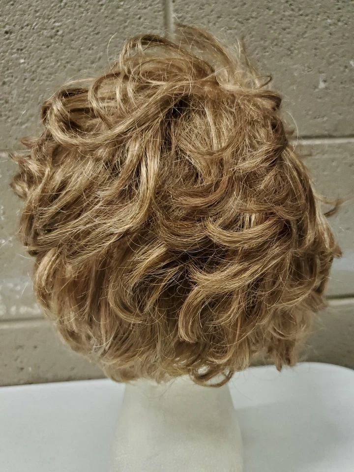 Vintage Revlon Womens Wig Pixie Cut Bob Brown Medium Konekalon (Cb8) - Image 4 of 4