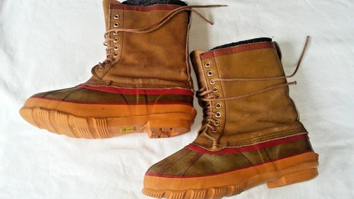 WORLD FAMOUS STEEL SHANK RUBBER BOOTS 
