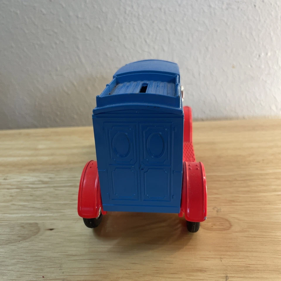 Banco Ford Modelo T 1913 vintage ERTL #43 STP Richard Petty Enterprises con llave Foto 4 de 4