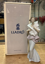 Lovely Lladro A Night Out Porcelain Figurine No 6594 with Original Box SU370