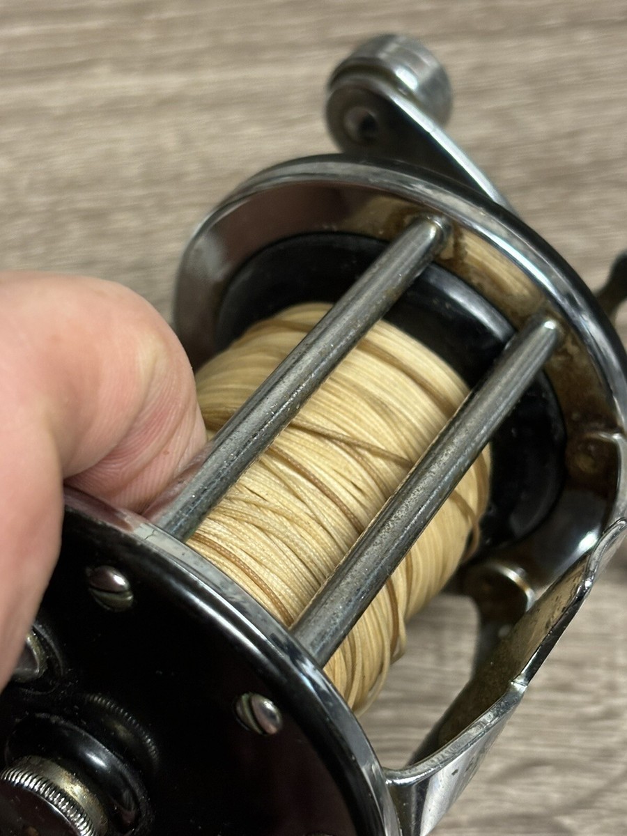 Vieux Moulinet Penn 155 Vintage - Pour La Pêche Rétro Ou La Décoration