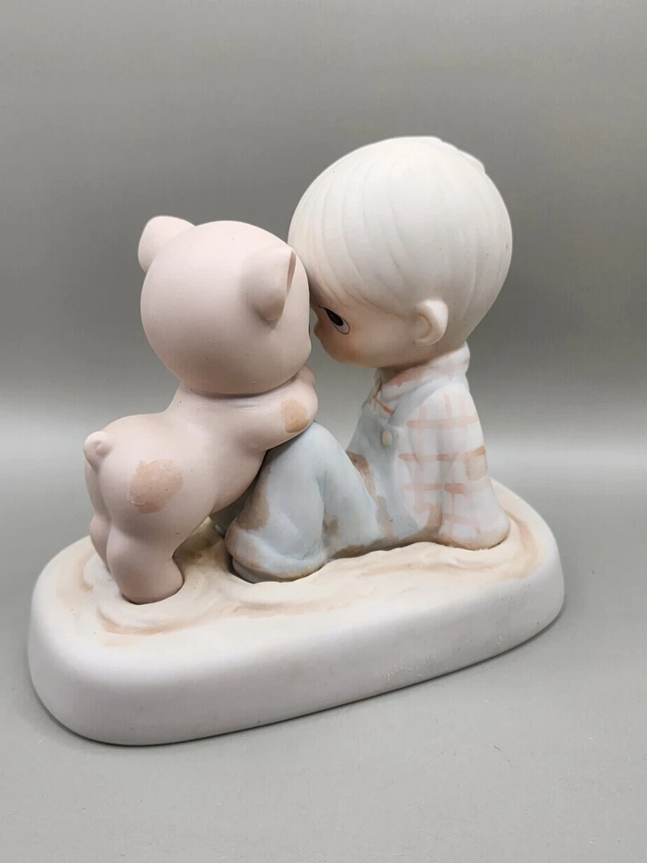 Figura Precious Moments We're In It Together niño y cerdo en barro Foto 3 de 4