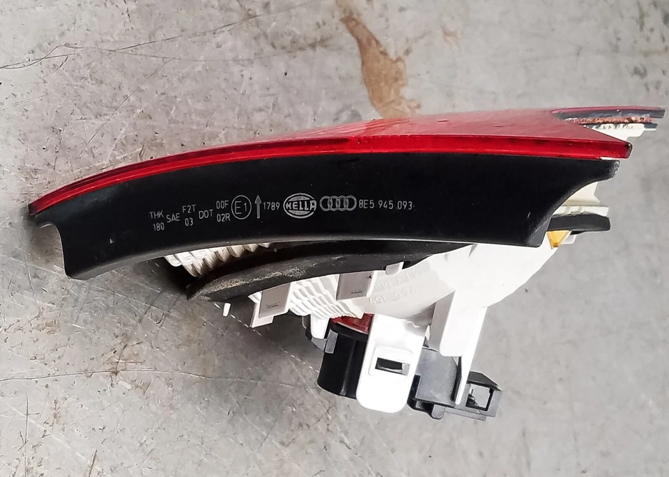 Luz trasera interior izquierda maletero Audi S4 B7 2005 #7218 X6 Foto 2 de 4