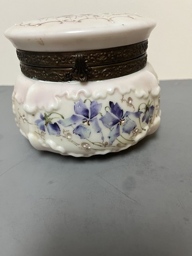 ANTIQUE VICTORIAN ERA WAVE CREST PORTRAIT JEWELRY DRESSER BOX WOMAN & VIOLETS - Picture 2 of 3