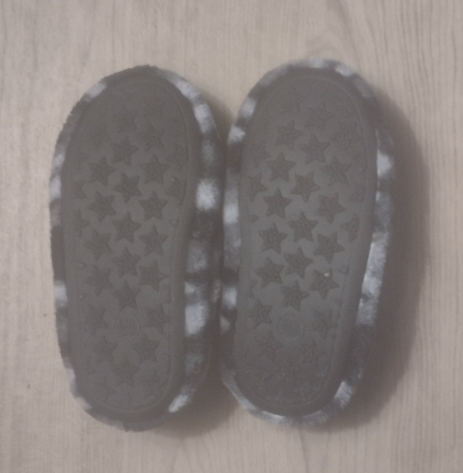 SAOLA Pantofole mimetiche taglia 10 11 f&f pelliccia sintetica grigia e nera suola antiscivolo