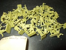 Lot of Green Airfix Figurines
