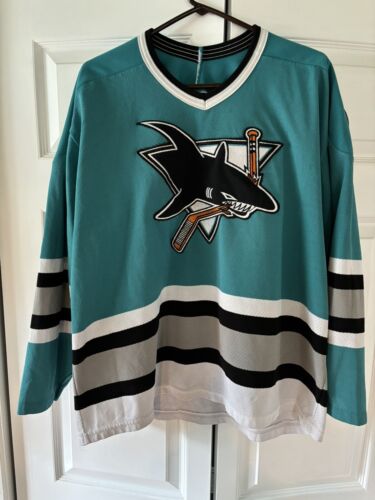 Mens San Jose Sharks NHL Jersey in Large - Picture 1 of 3