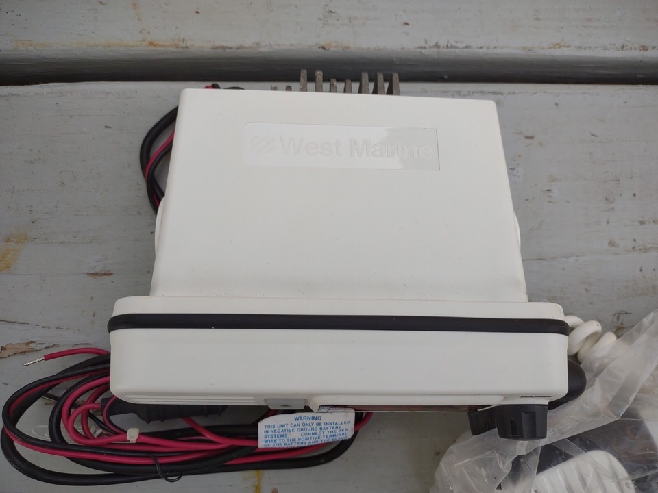 WEST MARINE VHF580 MARINE BOAT RADIO SUBMERSIBLE NEVER INSTALLED