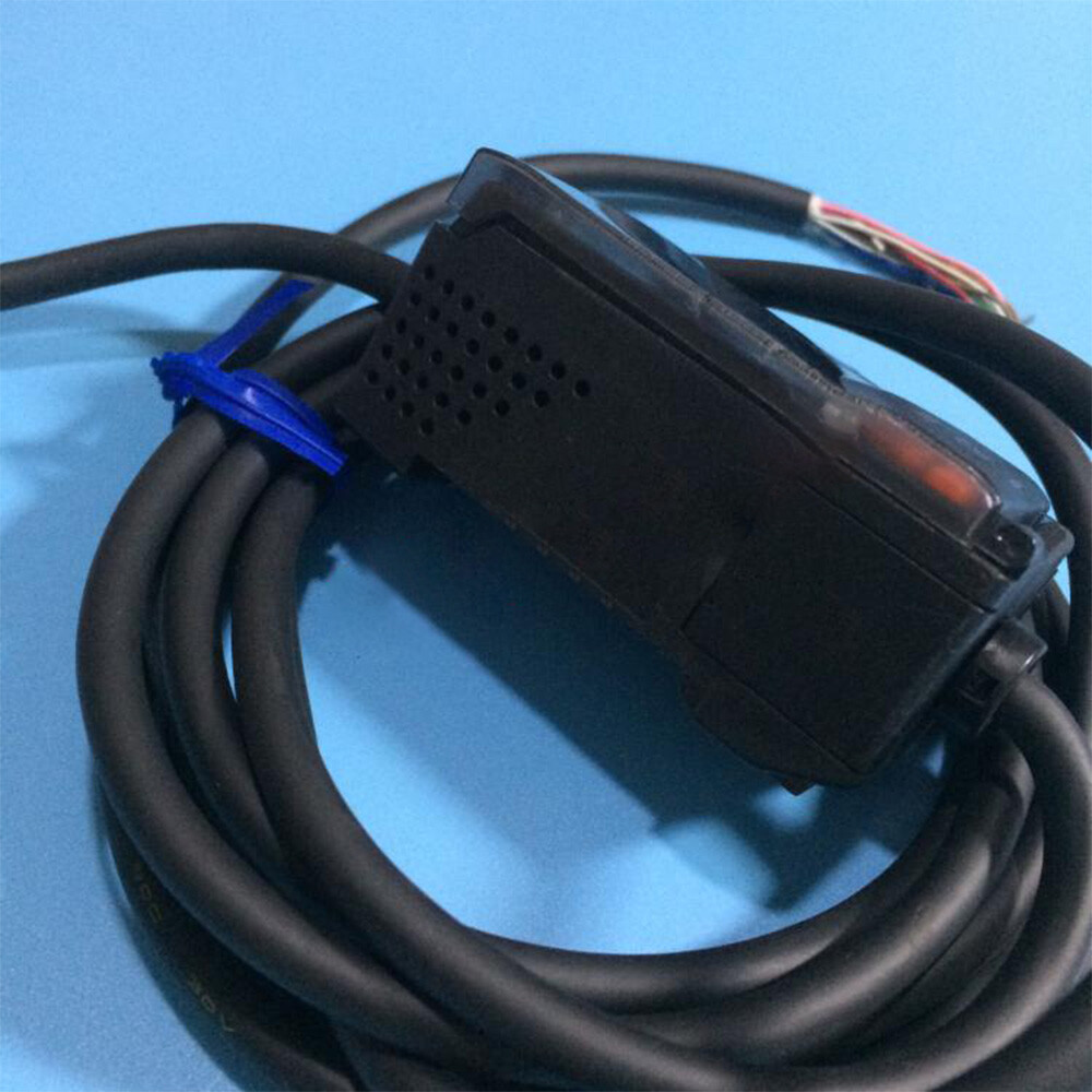 For Omron ZXEDA11 Laser Displacement Sensor ZX-EDA11 | eBay