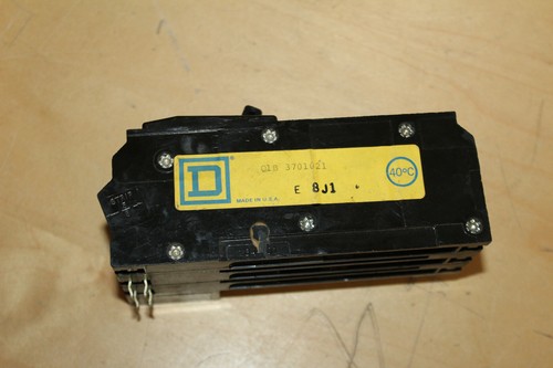 Square D Q1B3701021 3P 240V 70 AMP Bolt on Circuit Breaker w/ ** Shunt Trip ** 1 - Picture 3 of 12