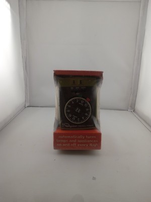 Vintage Ingraham Model 12-010 Heavy Duty Automatic 24 Hour Plug In Timer~ NOS