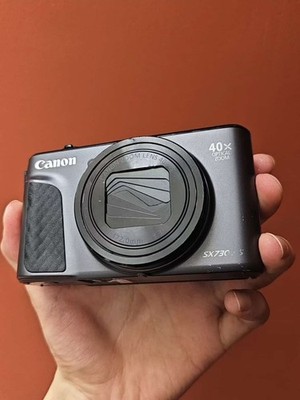 Canon PowerShot SX730 HS 20.3MP 40x Optical Zoom Bluetooth Black Digital Camera