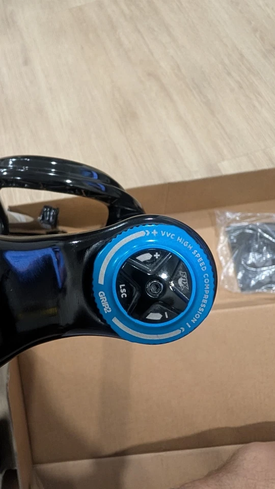 Horquilla de suspensión delantera Fox Factory 36 160 mm Grip2 29/27+ Kashima Foto 3 de 4