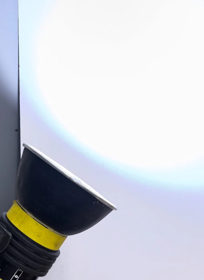 Paquete de alimentación Profoto Acute2R 2400 - Asistente de bolsillo incorporado - Con cabezal de flash D4 Foto 3 de 4